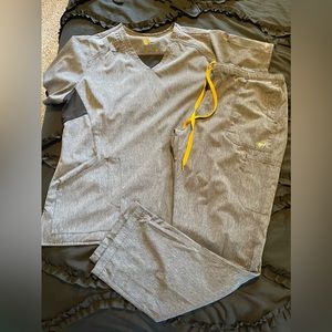 Carhartt scrub set